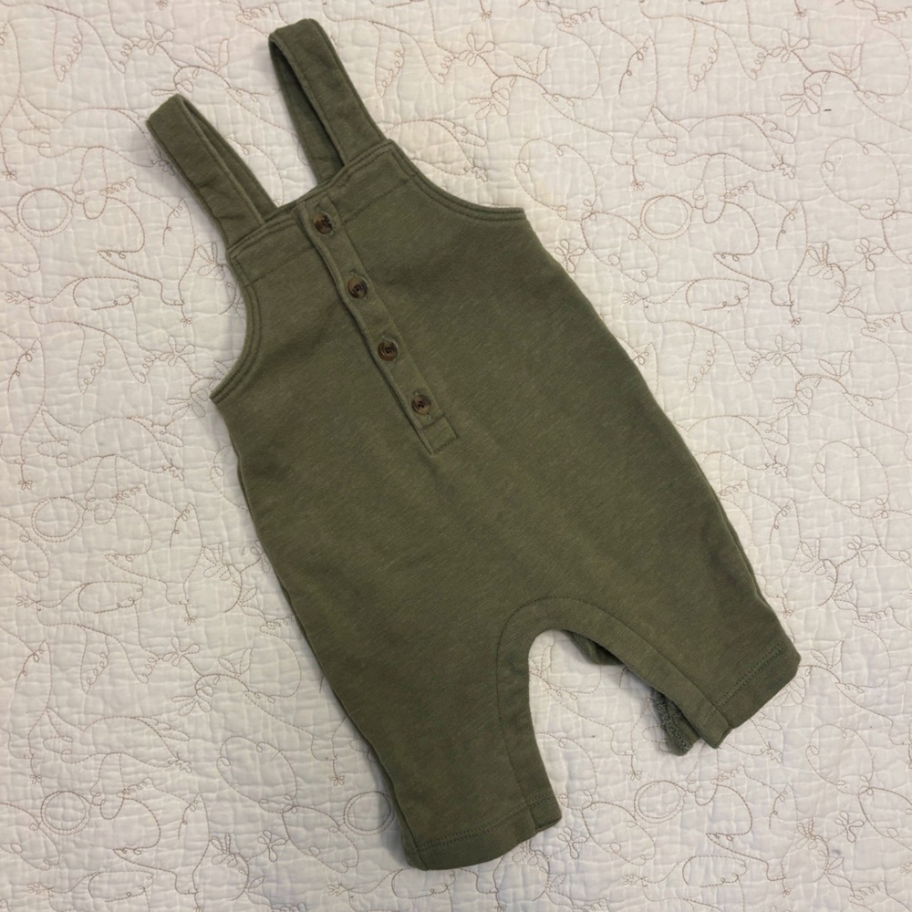 Old Navy 0-3M Infant Boys Overalls in Forest Green 🌲 with Snap-Up Gusset